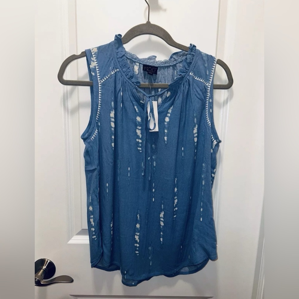 Mod Lusive Woman’s Ruffle Sleeveless Blue Top Size Small New